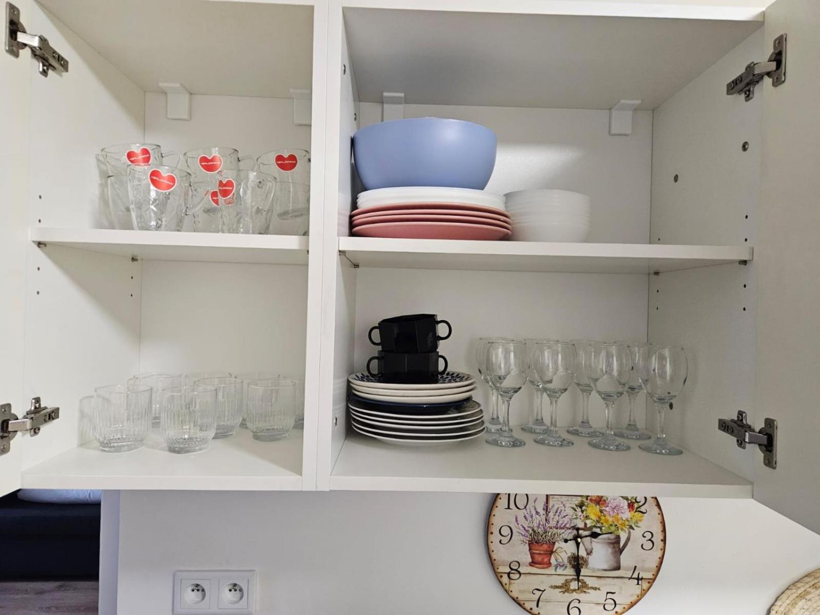 Apartament Live-inn 2 Bdr Family For 1-8 Guests, 20 Mins To Center, Lift, Gym, Reception, Parking, Roof Terrace, Game & Party