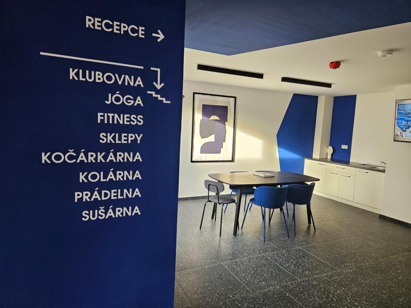 Appartamento Live-inn 2 Bdr Family For 1-8 Guests, 20 Mins To Center, Lift, Gym, Reception, Parking, Roof Terrace, Game & Party Praga