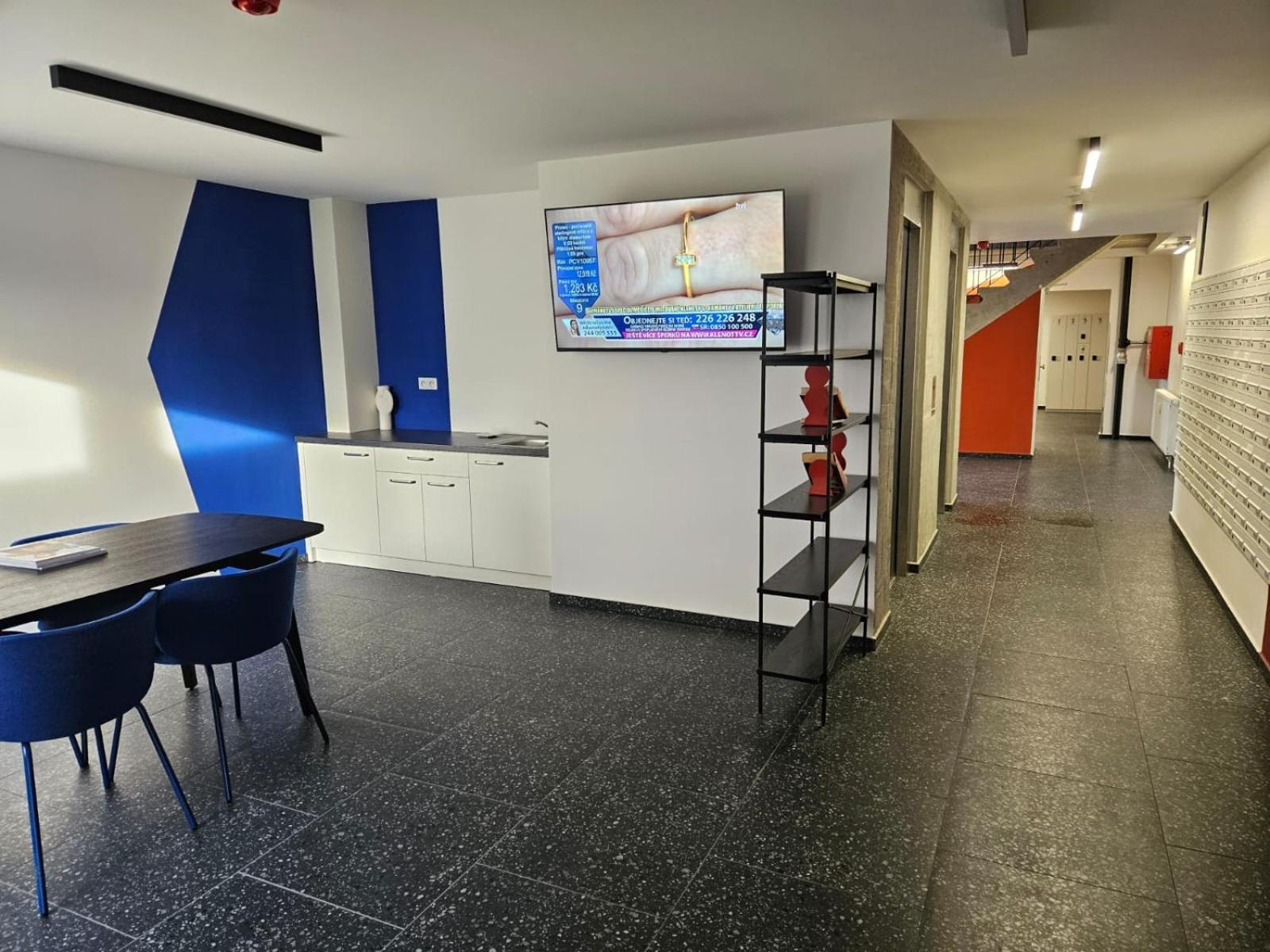 Appartamento Live-inn 2 Bdr Family For 1-8 Guests, 20 Mins To Center, Lift, Gym, Reception, Parking, Roof Terrace, Game & Party *