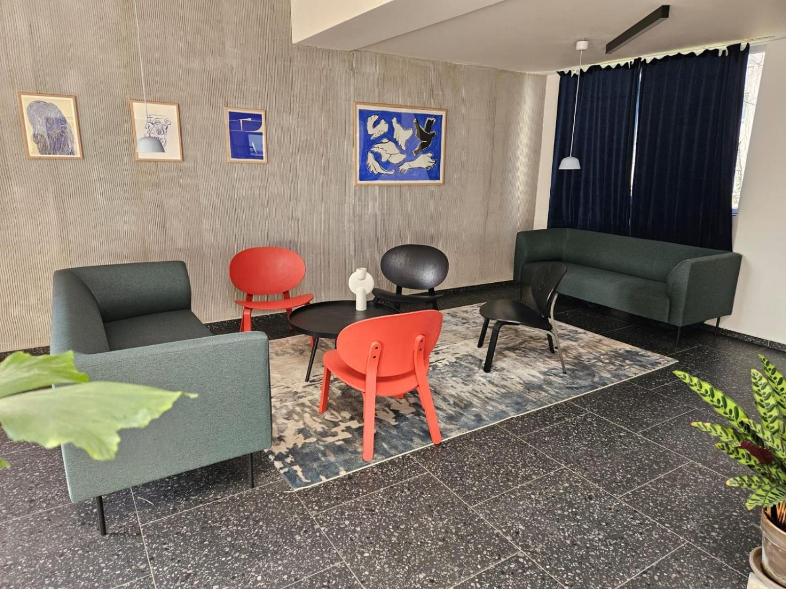 Live-inn 2 Bdr Family For 1-8 Guests, 20 Mins To Center, Lift, Gym, Reception, Parking, Roof Terrace, Game & Party Appartamento Praga