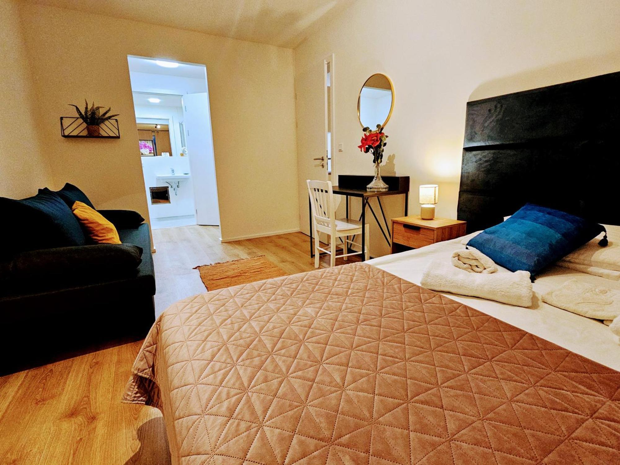 Appartamento Live-inn 2 Bdr Family For 1-8 Guests, 20 Mins To Center, Lift, Gym, Reception, Parking, Roof Terrace, Game & Party *