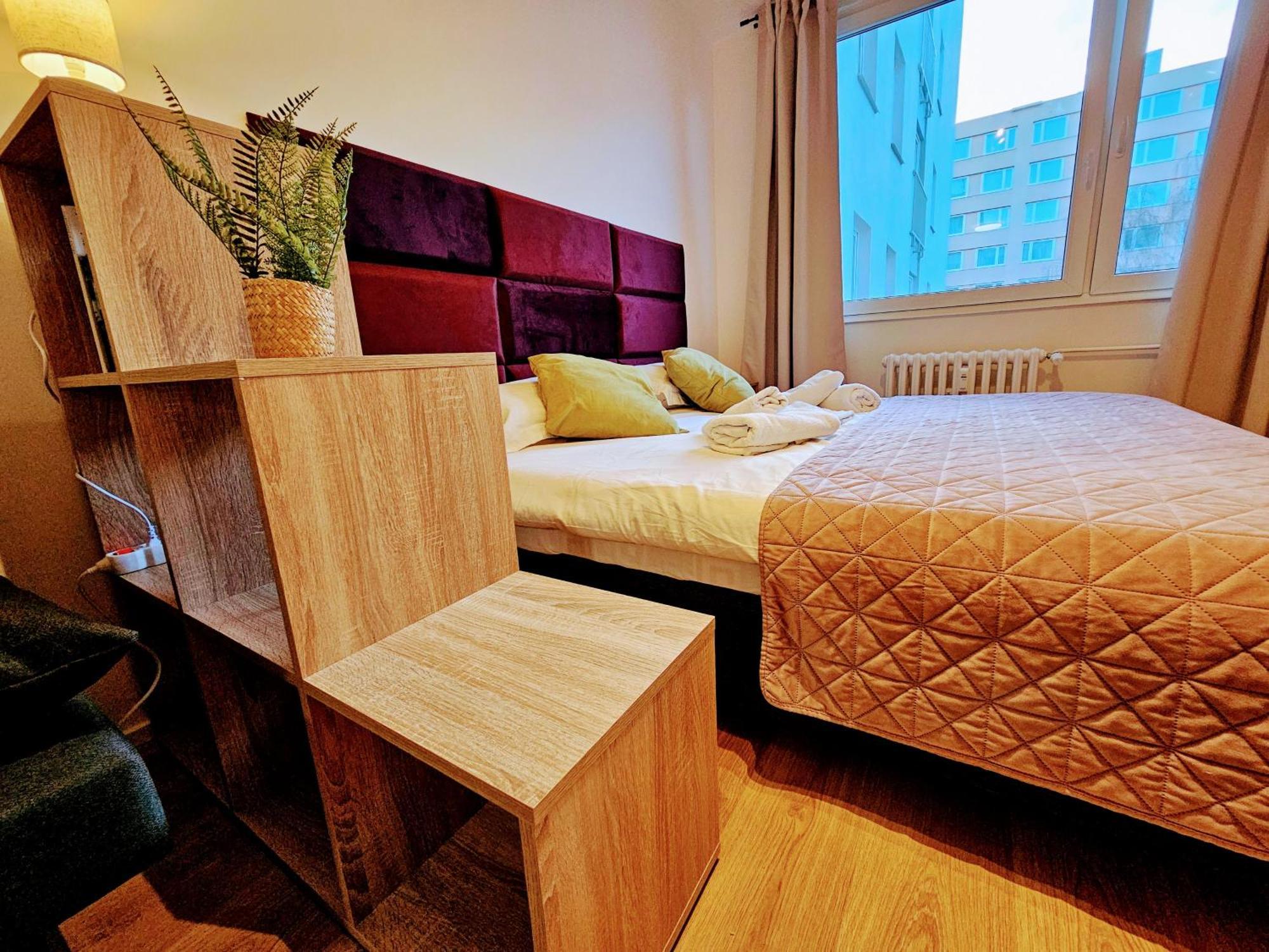 Appartamento Live-inn 2 Bdr Family For 1-8 Guests, 20 Mins To Center, Lift, Gym, Reception, Parking, Roof Terrace, Game & Party