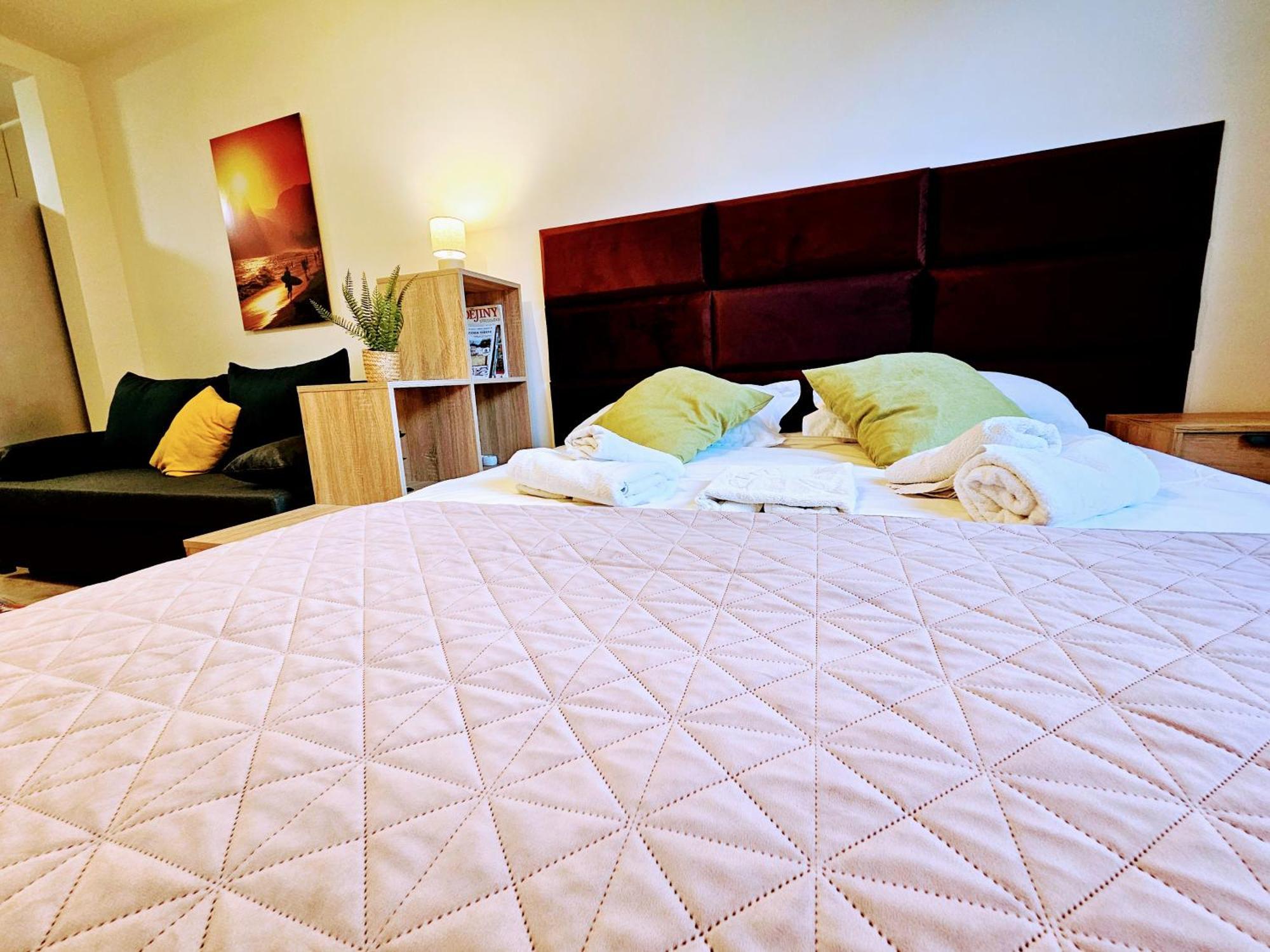 Live-inn 2 Bdr Family For 1-8 Guests, 20 Mins To Center, Lift, Gym, Reception, Parking, Roof Terrace, Game & Party Appartamento *